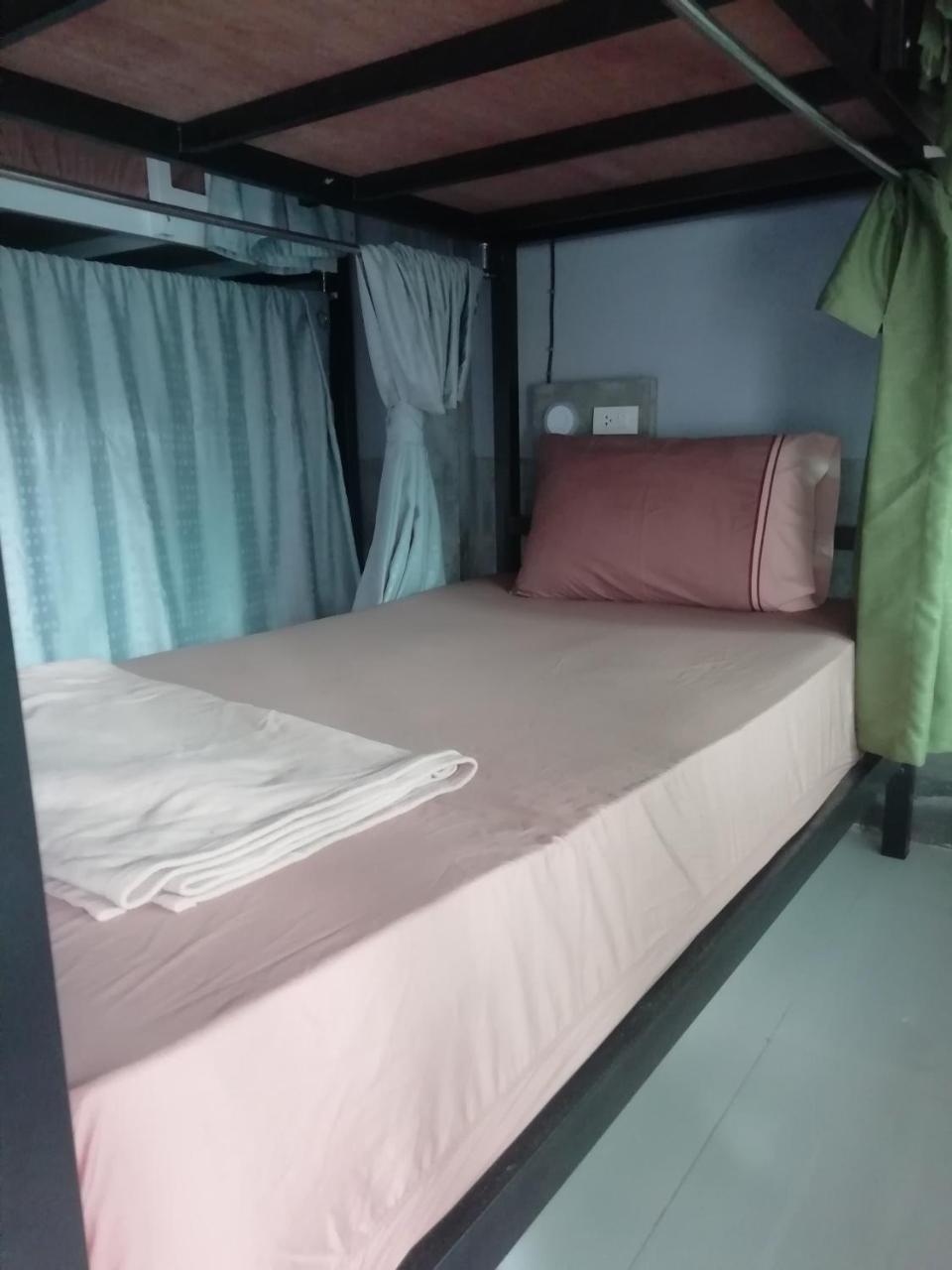 Neverland Dorm Phi Phi Don Esterno foto