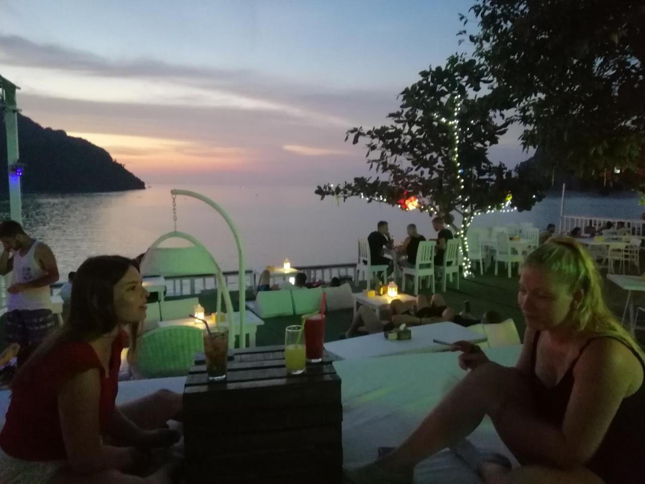 Neverland Dorm Phi Phi Don Esterno foto